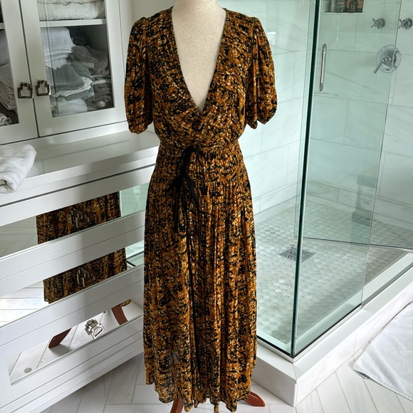 Ulla Johnson Kemala dress in Marigold. Wrap v neck dress. Excellent condition. - Picture 5 of 11